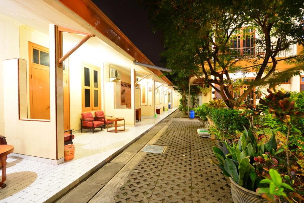 Hotel Paviljoen Surabaia Exterior foto